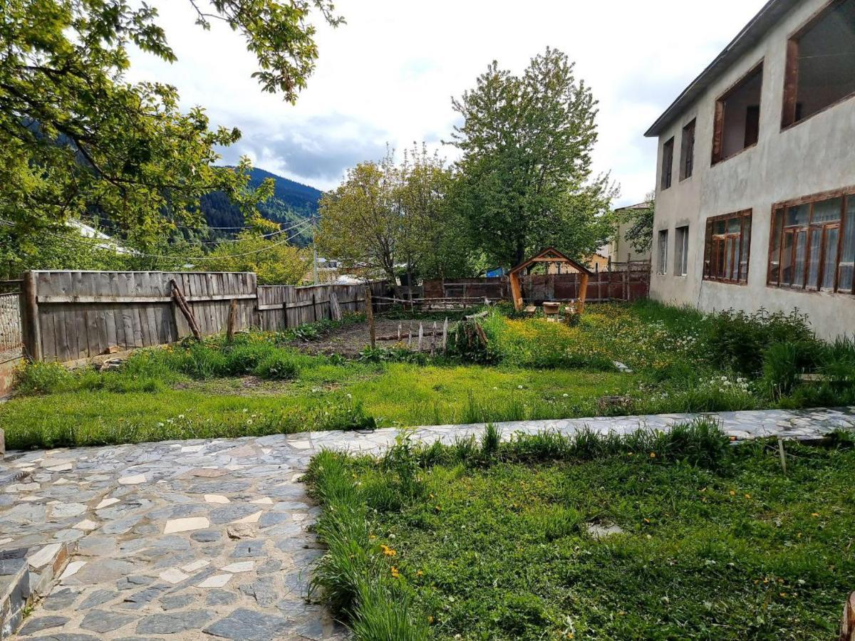 Girgola Bed & Breakfast Mestia Exterior photo